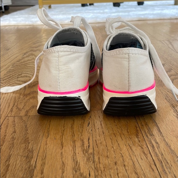 White and Pink Sneakers with Sporty Low-Top Design - Picture 3 of 13